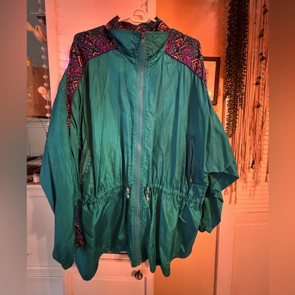 Simple 80s windbreaker